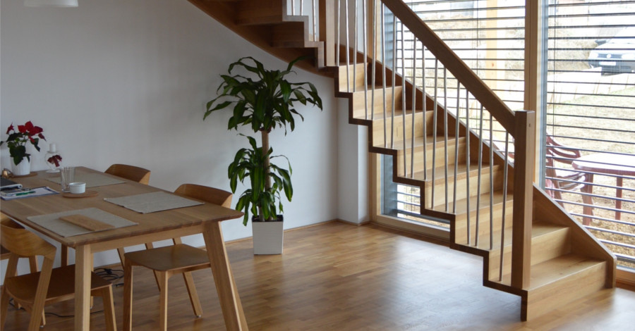 Aj malý dom si môže dovoliť tie najkrajšie schody