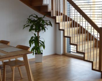Aj malý dom si môže dovoliť tie najkrajšie schody
